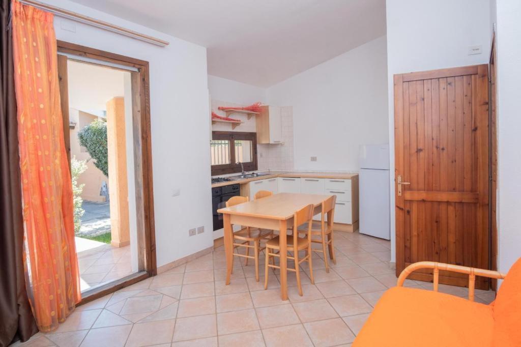 Villetta Porto Corallo Vista Mare วิลลาปุตซู ภายนอก รูปภาพ