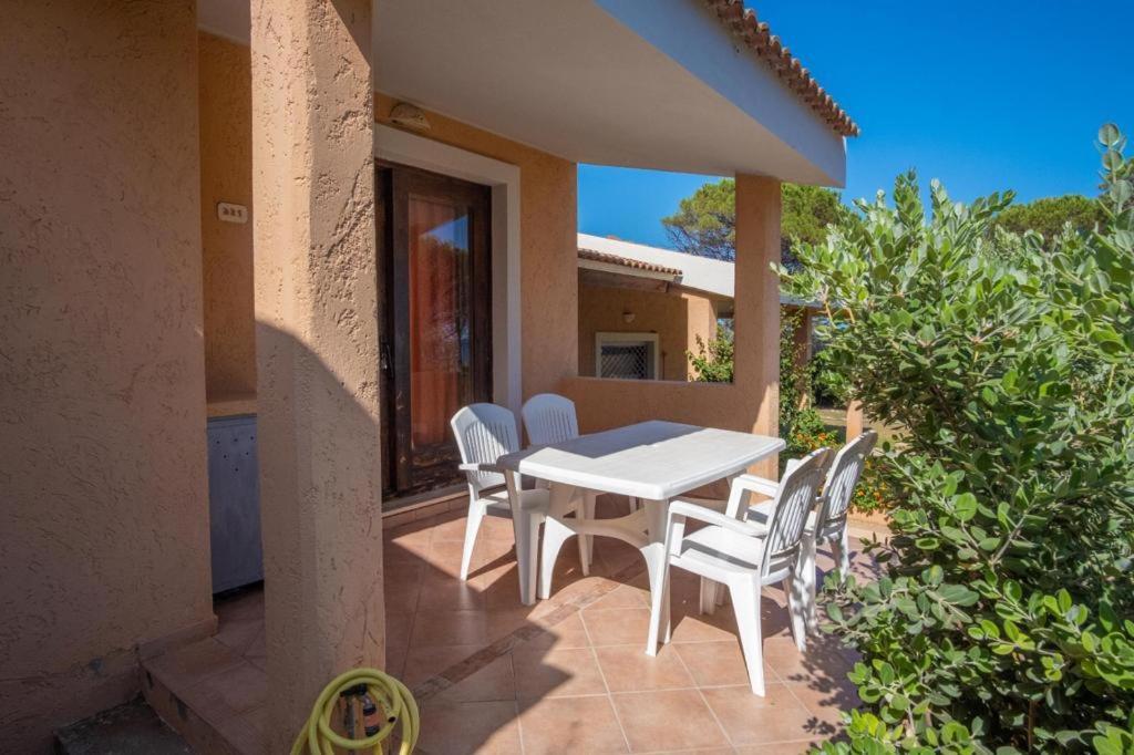 Villetta Porto Corallo Vista Mare วิลลาปุตซู ภายนอก รูปภาพ