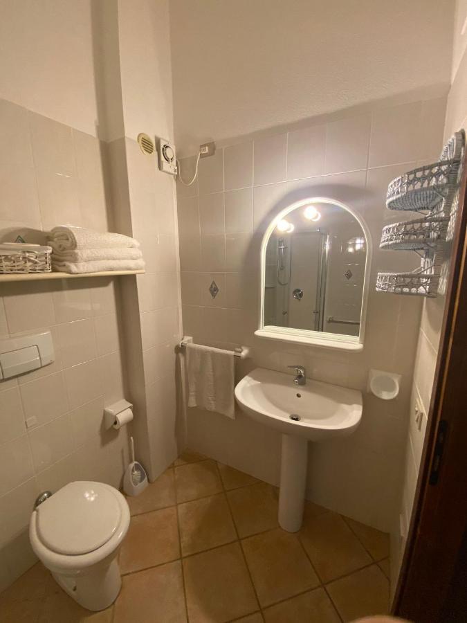 Villetta Porto Corallo Vista Mare วิลลาปุตซู ภายนอก รูปภาพ