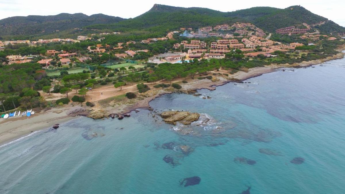 Villetta Porto Corallo Vista Mare วิลลาปุตซู ภายนอก รูปภาพ