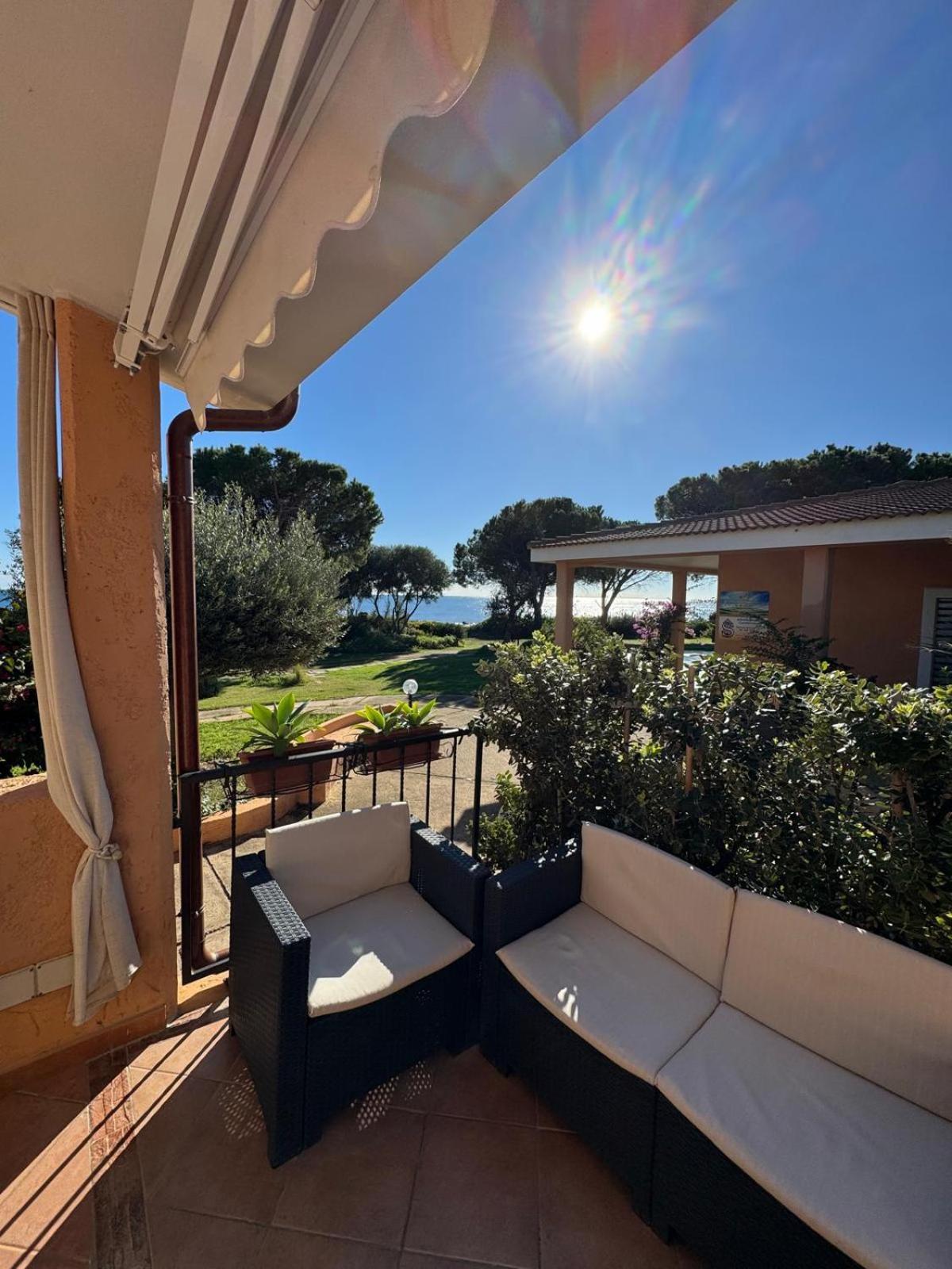 Villetta Porto Corallo Vista Mare วิลลาปุตซู ภายนอก รูปภาพ